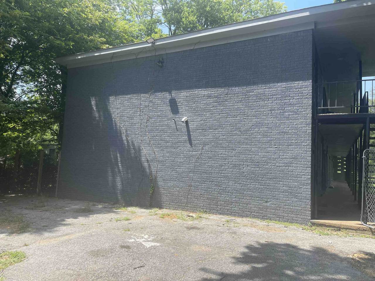 https://bt-photos.global.ssl.fastly.net/memphis/1280_boomver_1_10220613-2.jpg