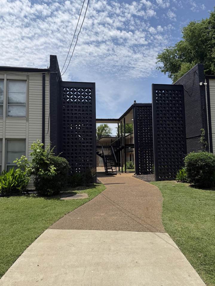 https://bt-photos.global.ssl.fastly.net/memphis/1280_boomver_1_10221775-2.jpg