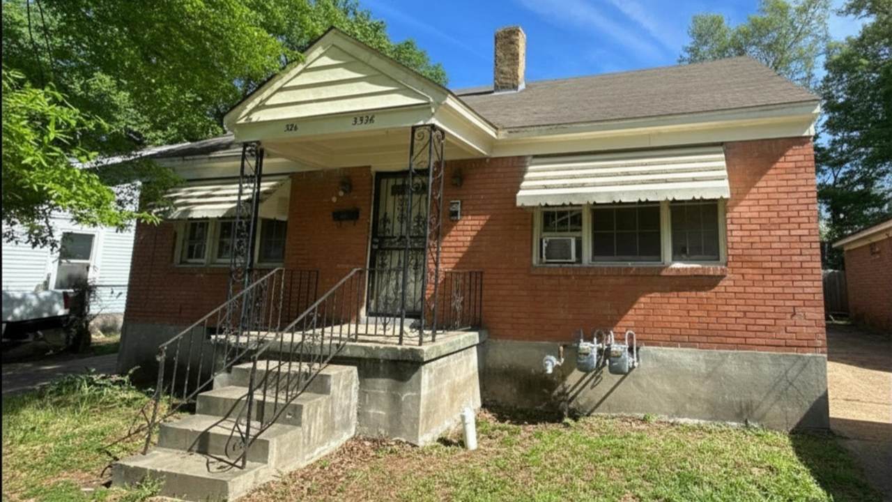 3324 Rosamond Ave - Photo 1