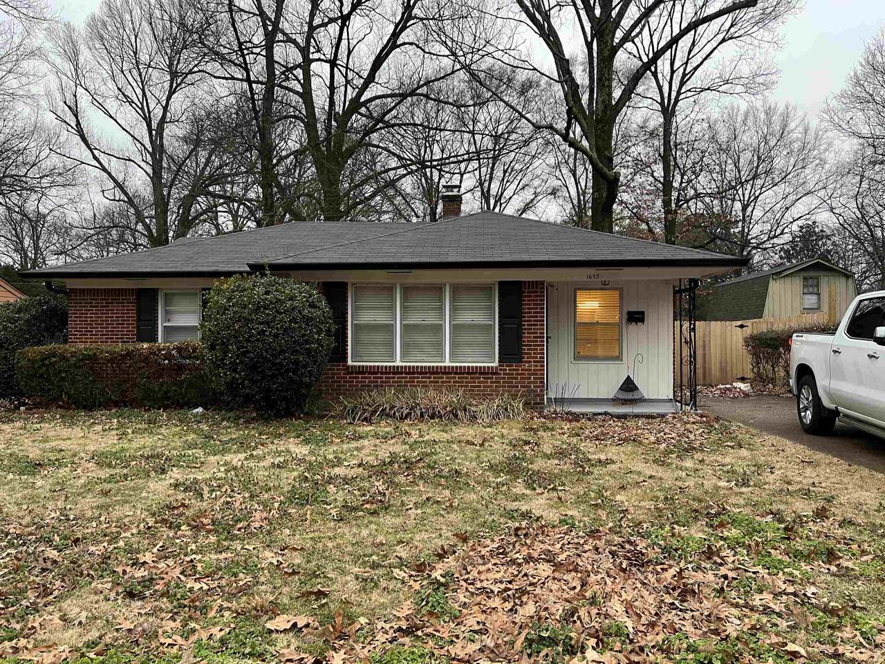 1653 Colonial Rd - Photo 1