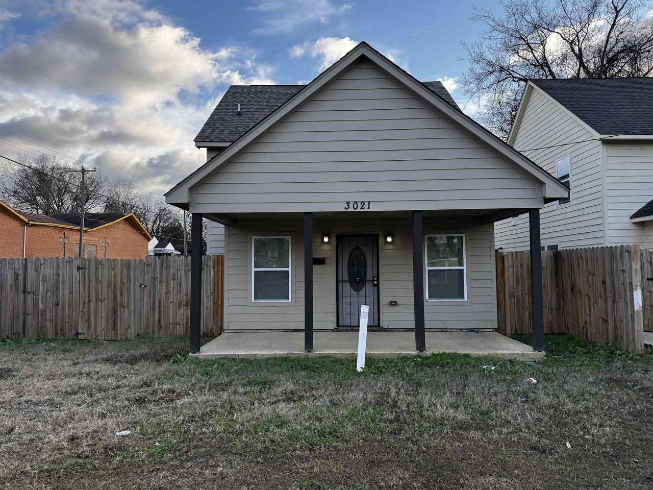 3021 Chelsea Ave - Photo 1