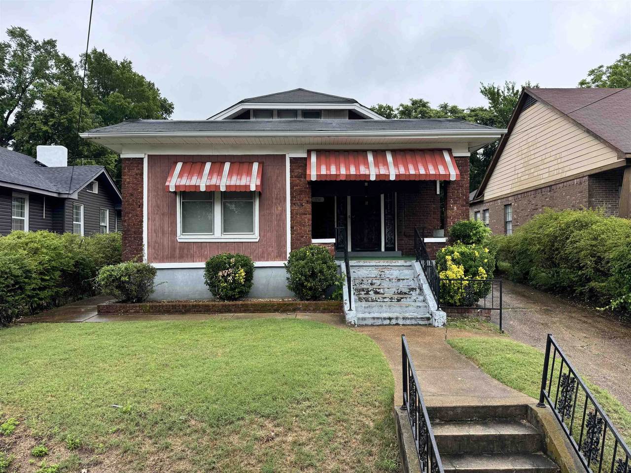 1114 Azalia St - Photo 1