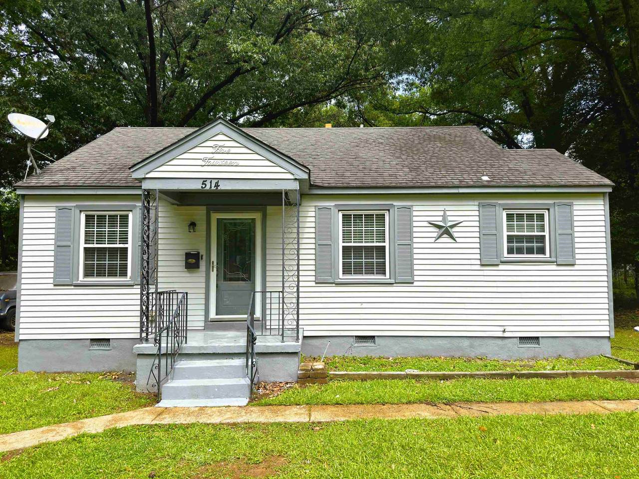 514 Western Dr - Photo 1