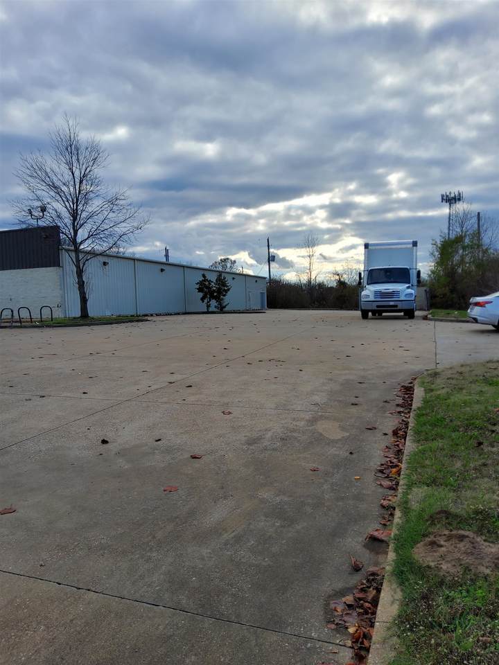 https://bt-photos.global.ssl.fastly.net/memphis/1280_boomver_1_10222404-2.jpg
