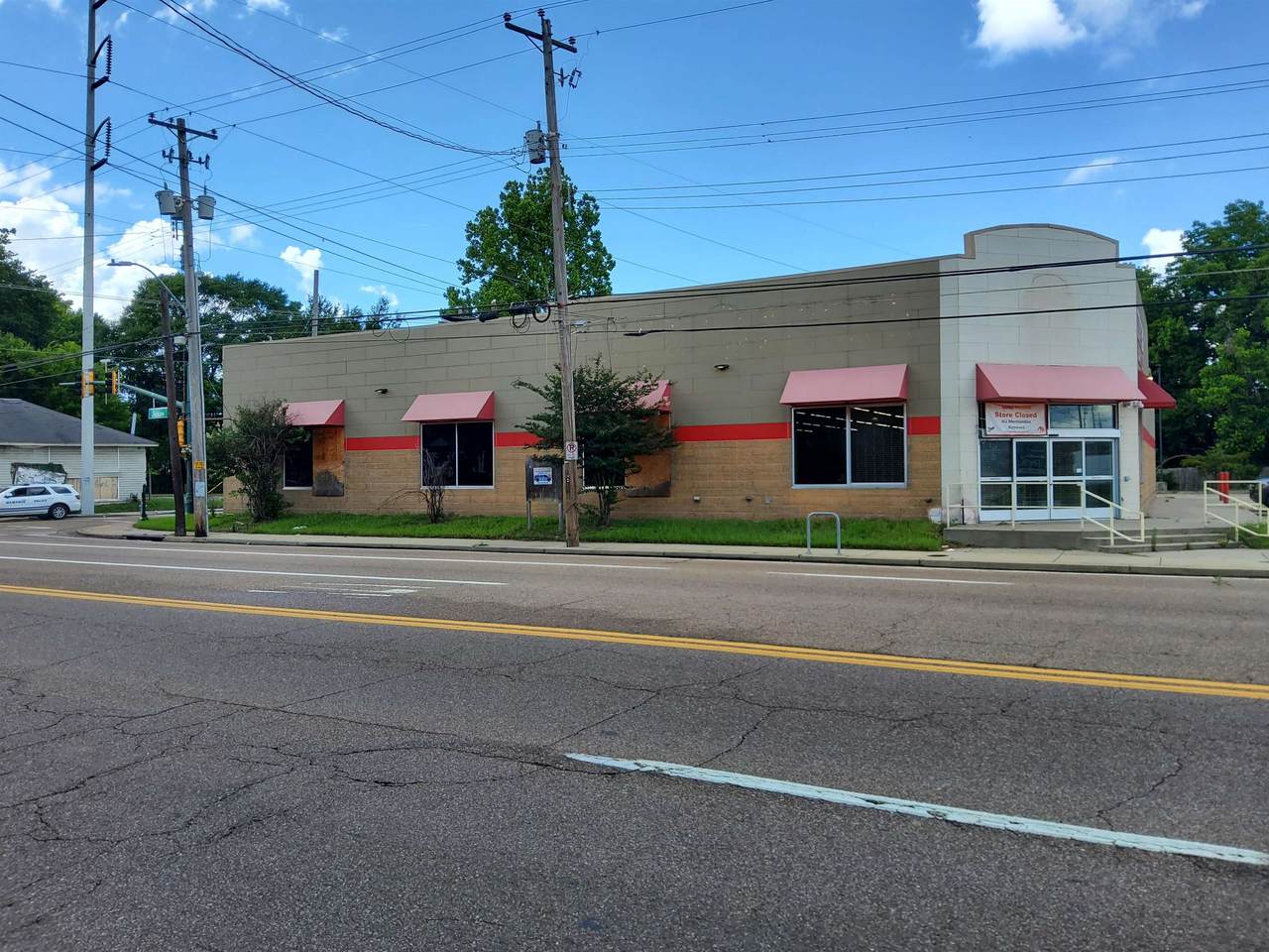 910 Jackson Ave - Photo 1