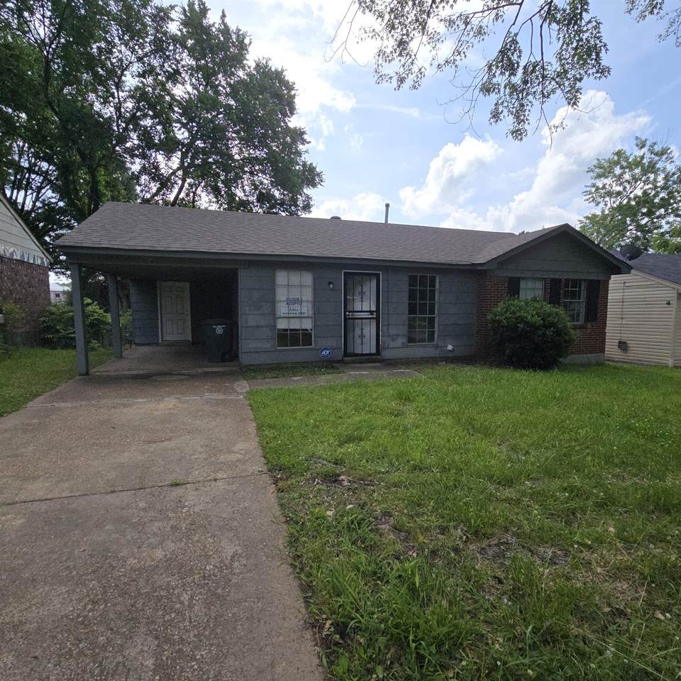 4690 Royal Ridge Dr - Photo 1