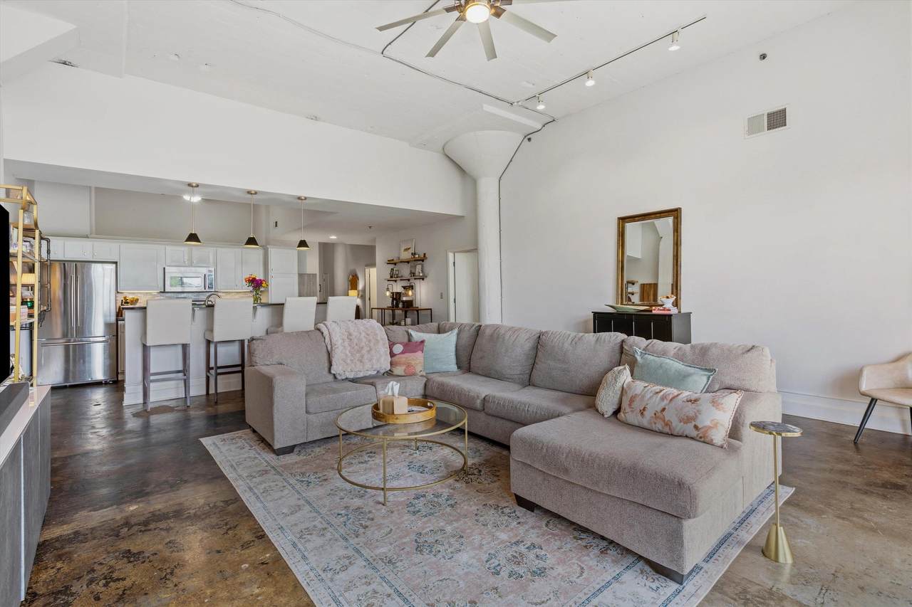 648 Riverside Dr - Photo 1