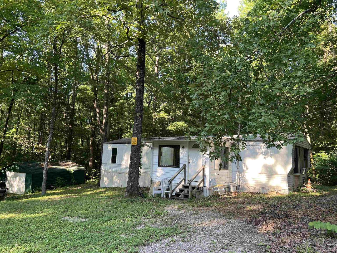 1520 Cherokee Dr - Photo 1