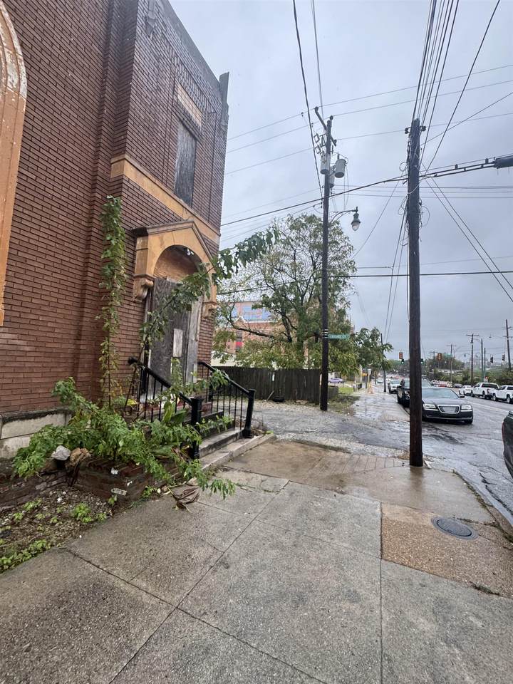 https://bt-photos.global.ssl.fastly.net/memphis/1280_boomver_1_10223721-2.jpg