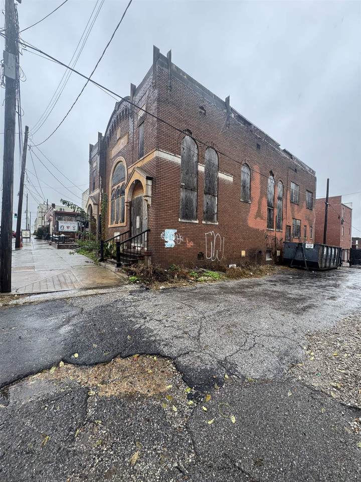 https://bt-photos.global.ssl.fastly.net/memphis/1280_boomver_1_10223721-2.jpg