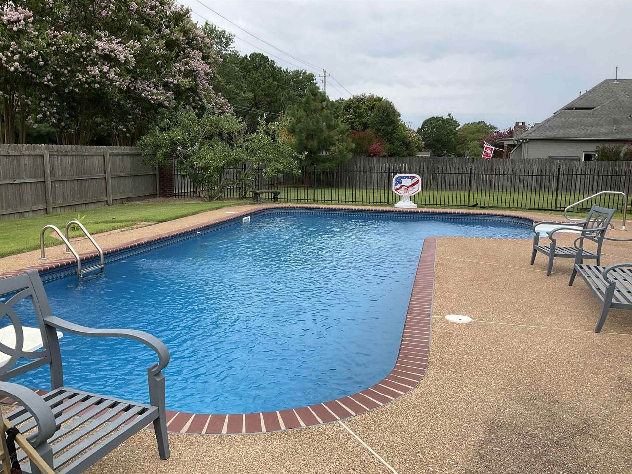 https://bt-photos.global.ssl.fastly.net/memphis/1280_boomver_1_10223881-2.jpg