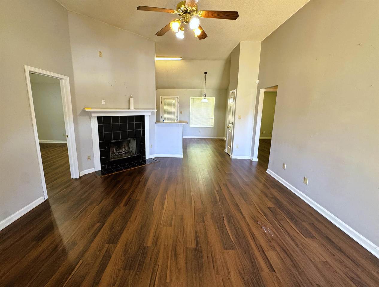 https://bt-photos.global.ssl.fastly.net/memphis/1280_boomver_1_10223897-2.jpg