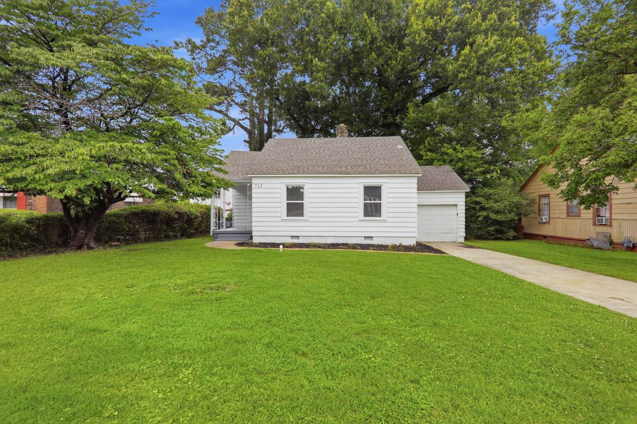 713 Brentwood Cir - Photo 1