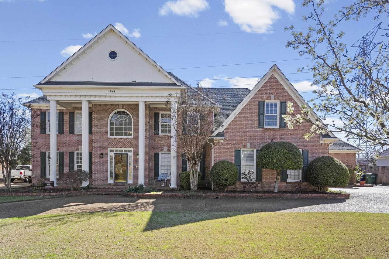 1944 Shepards Bush Ln - Photo 1