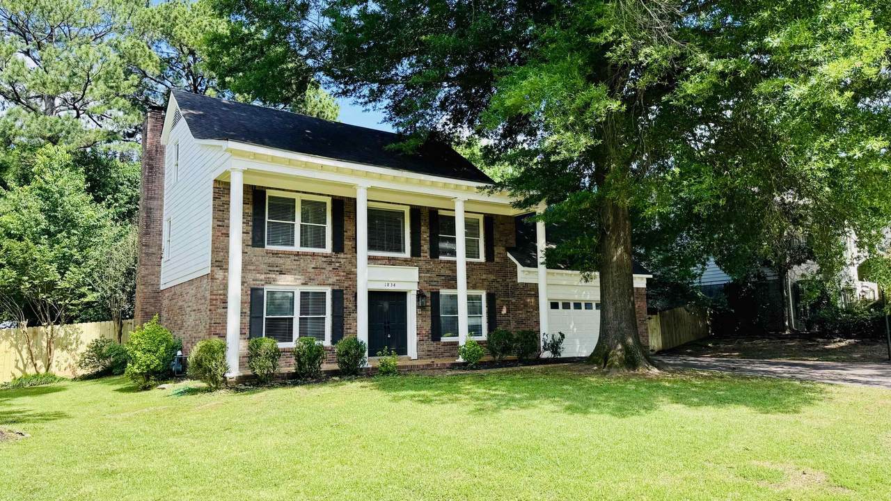 1834 Brierbrook Ln - Photo 1