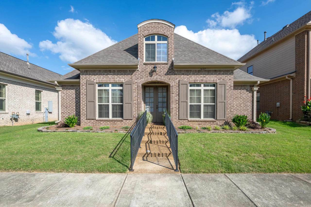 1637 Jennings Mill Ln - Photo 1