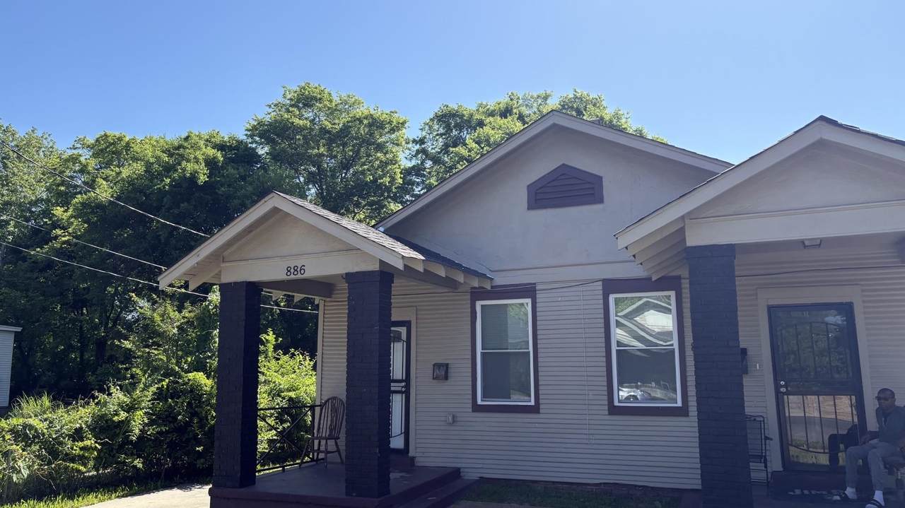 884 Breedlove St - Photo 1