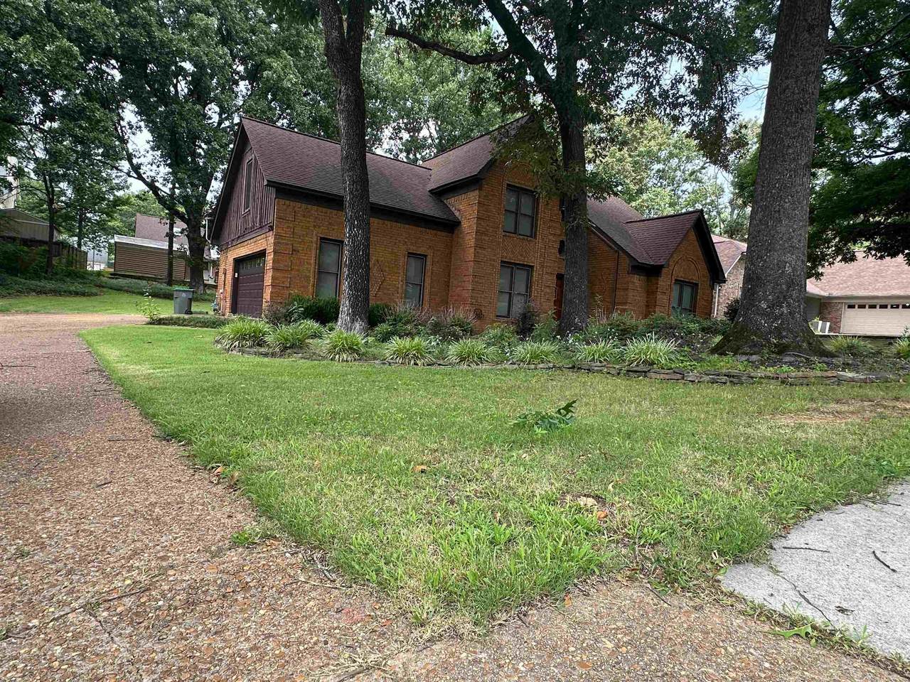 2025 Mt Badon Ln - Photo 1