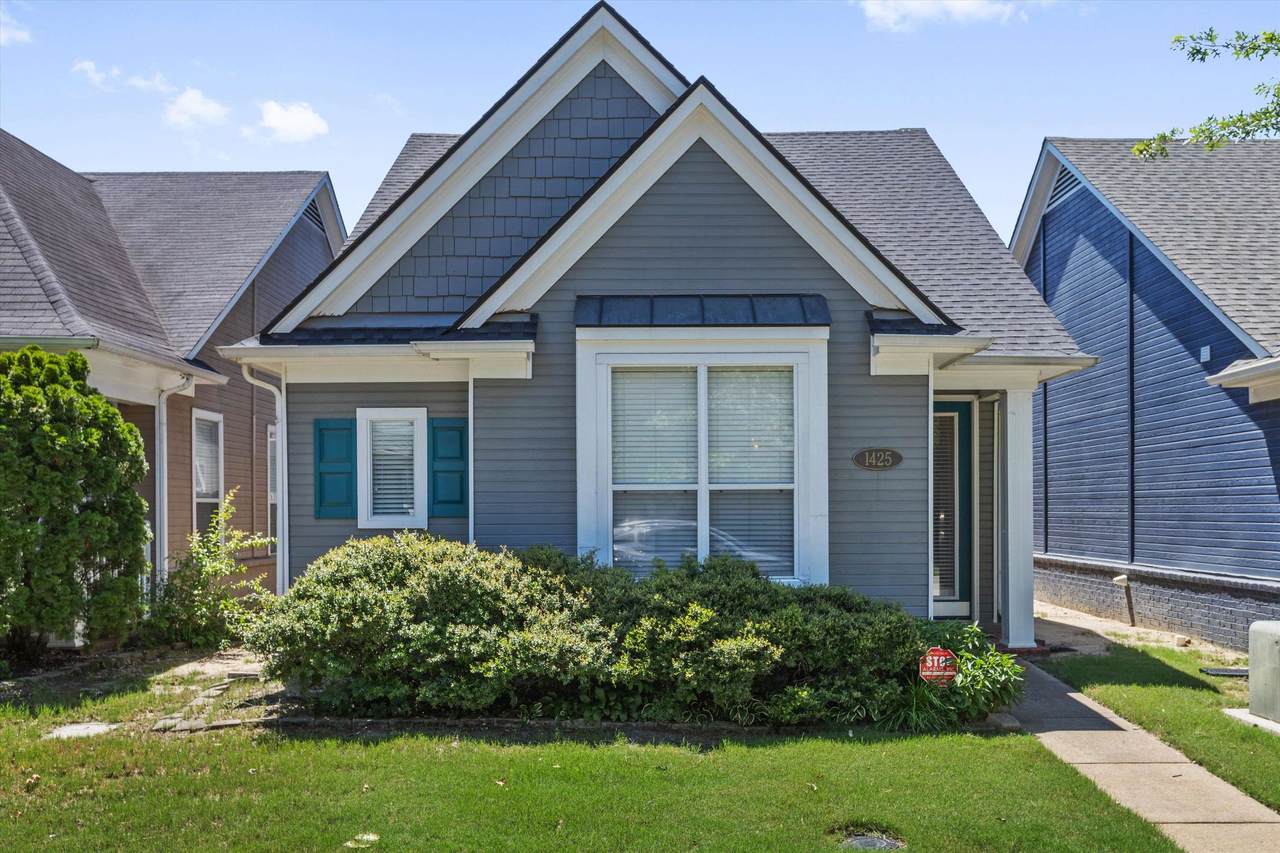 1425 Island Town Dr - Photo 1