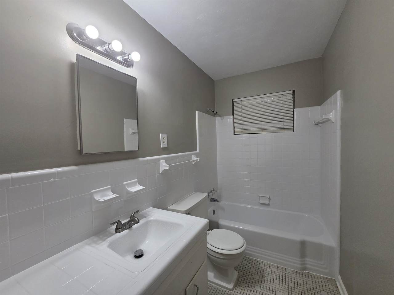 https://bt-photos.global.ssl.fastly.net/memphis/1280_boomver_1_10224640-2.jpg