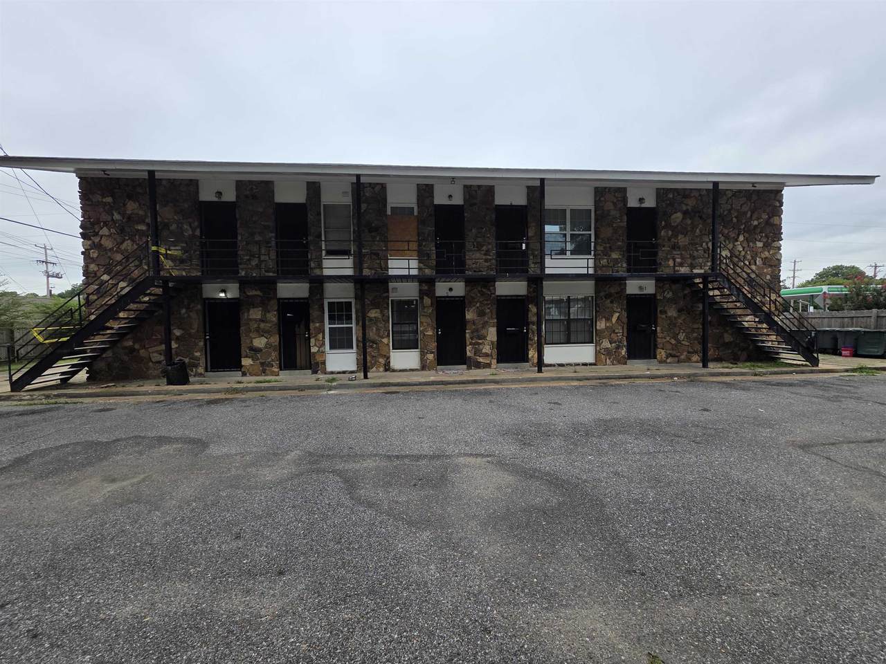 3969 Southlawn Ave - Photo 1