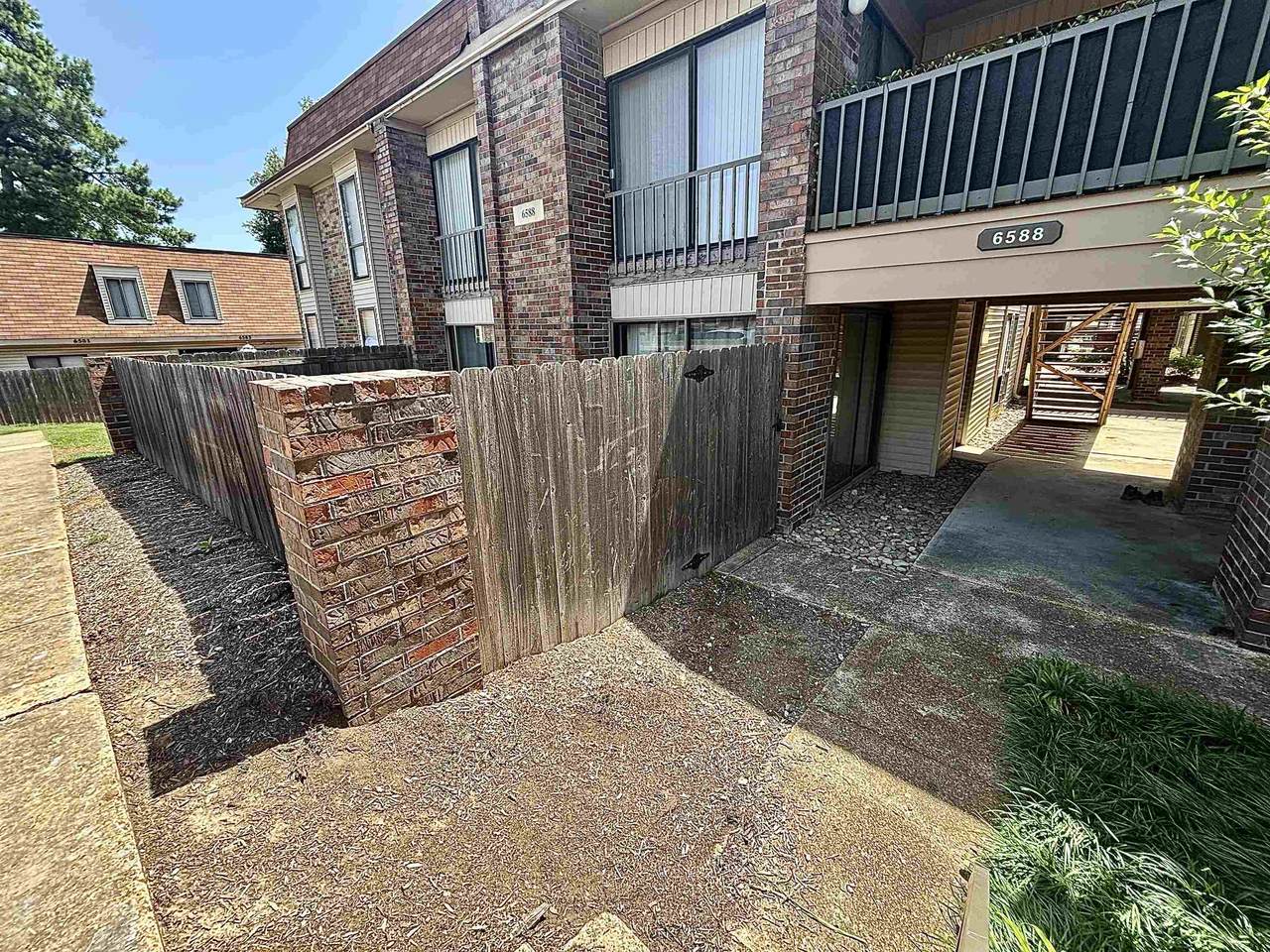 6588 Poplar Woods Cir - Photo 1