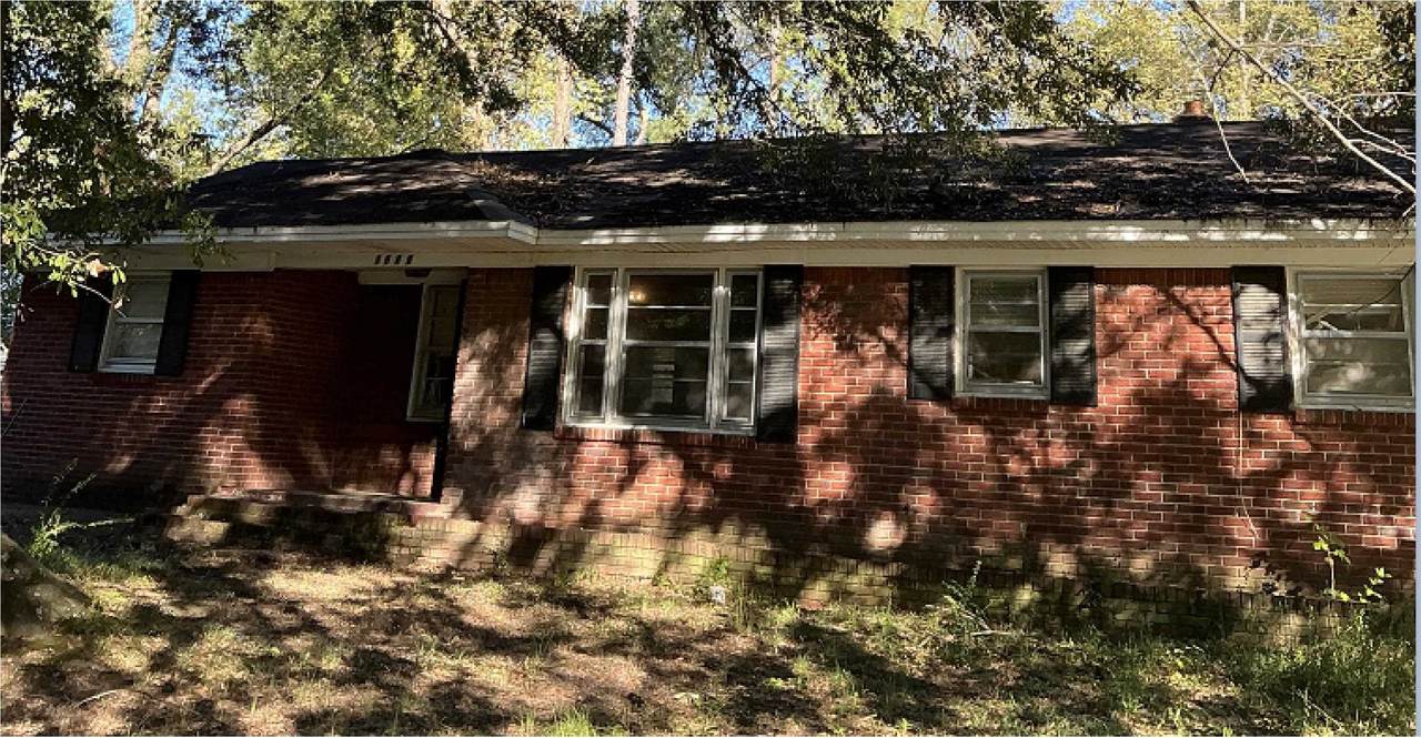 1688 Haywood Ave - Photo 1