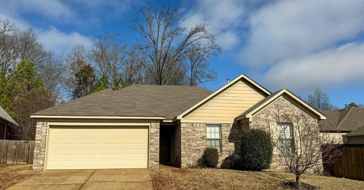 1645 Sawmill Creek Dr - Photo 1