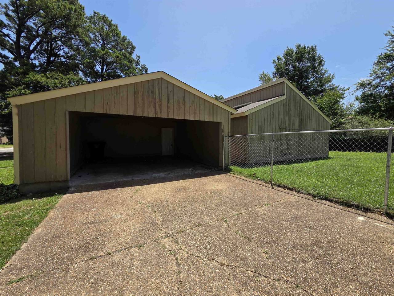 https://bt-photos.global.ssl.fastly.net/memphis/1280_boomver_1_10225509-2.jpg