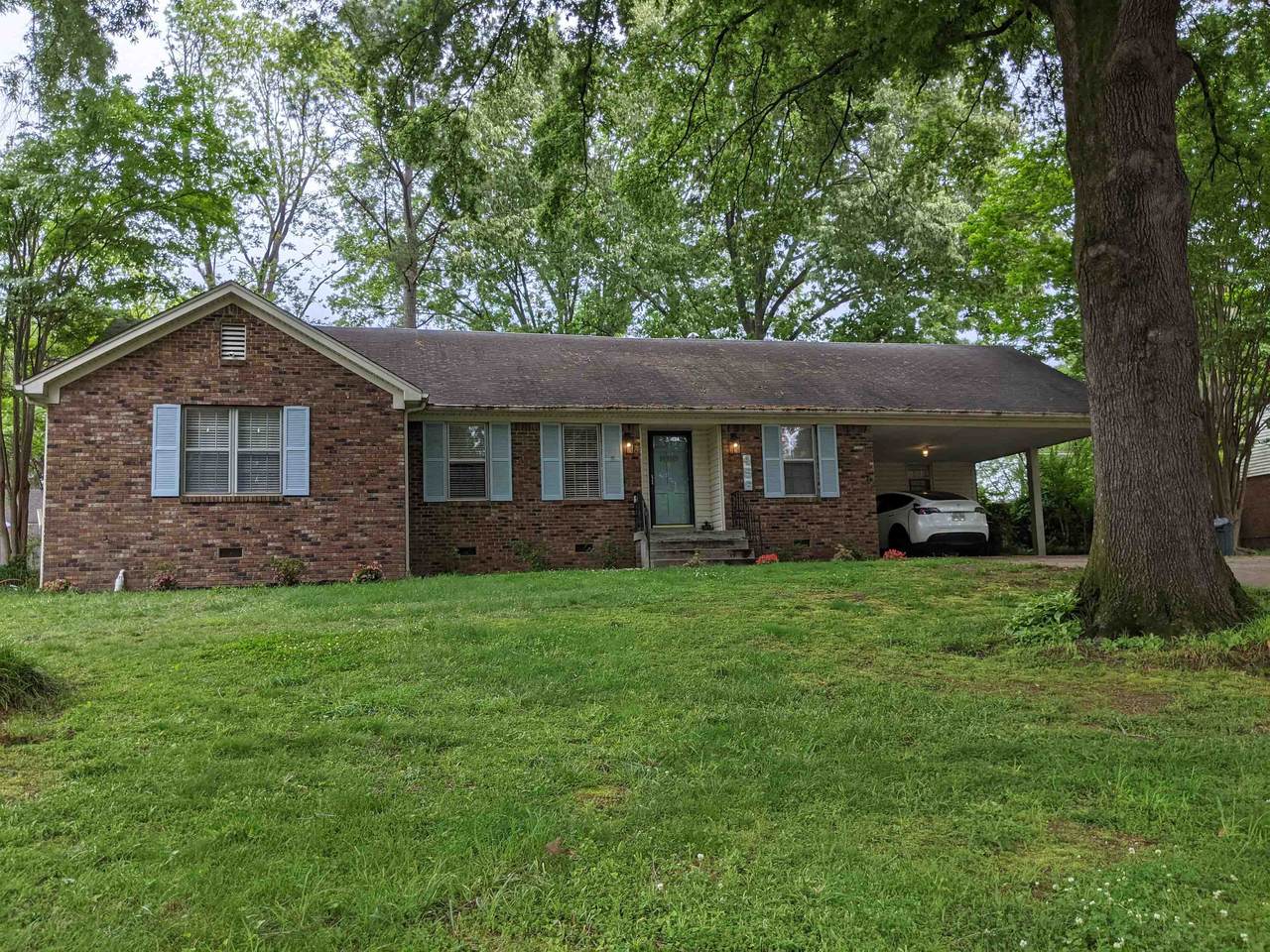 456 Sterling Dr - Photo 1