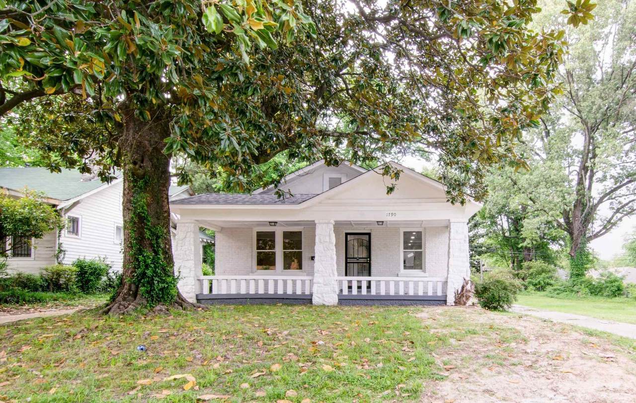 1790 Foster Ave - Photo 1