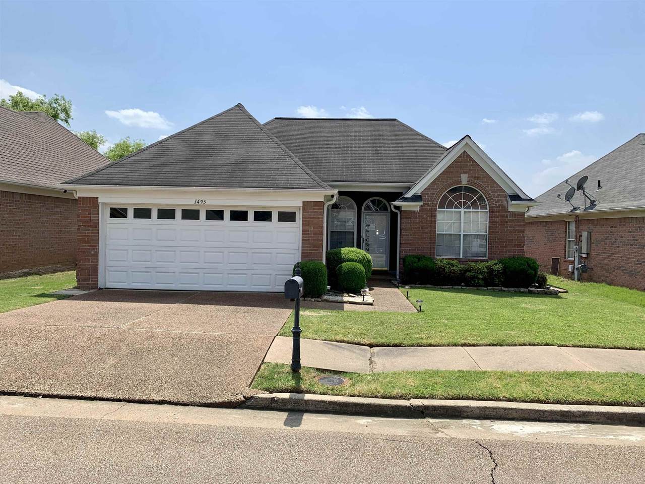 1495 Beringer Dr - Photo 1