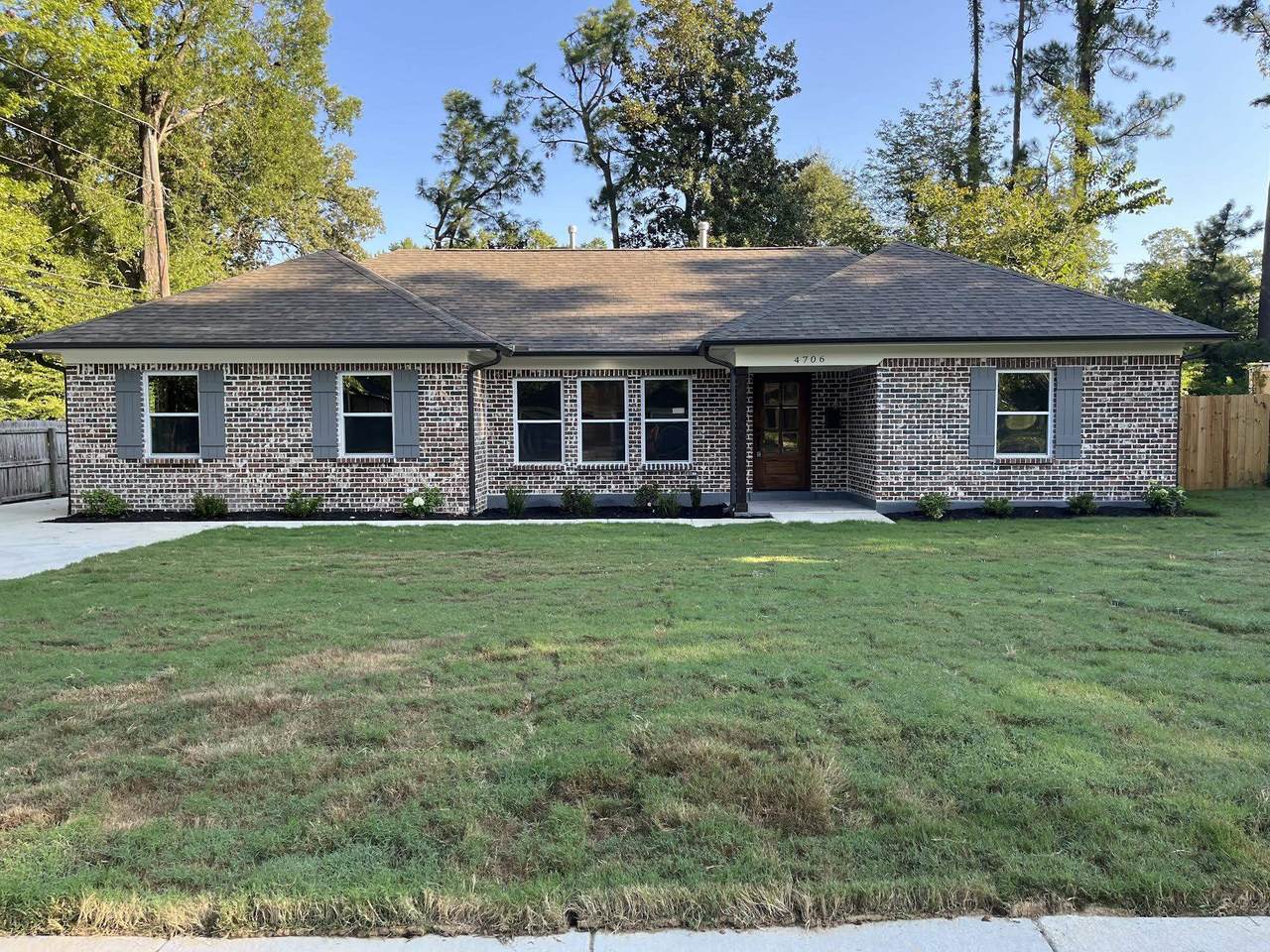 4706 Johnson Ave - Photo 1