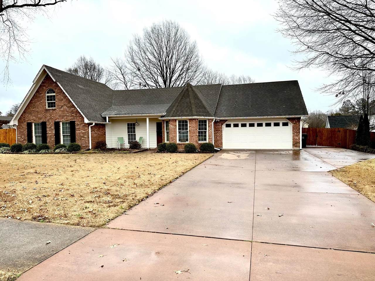 872 Oak Wood Ln - Photo 1