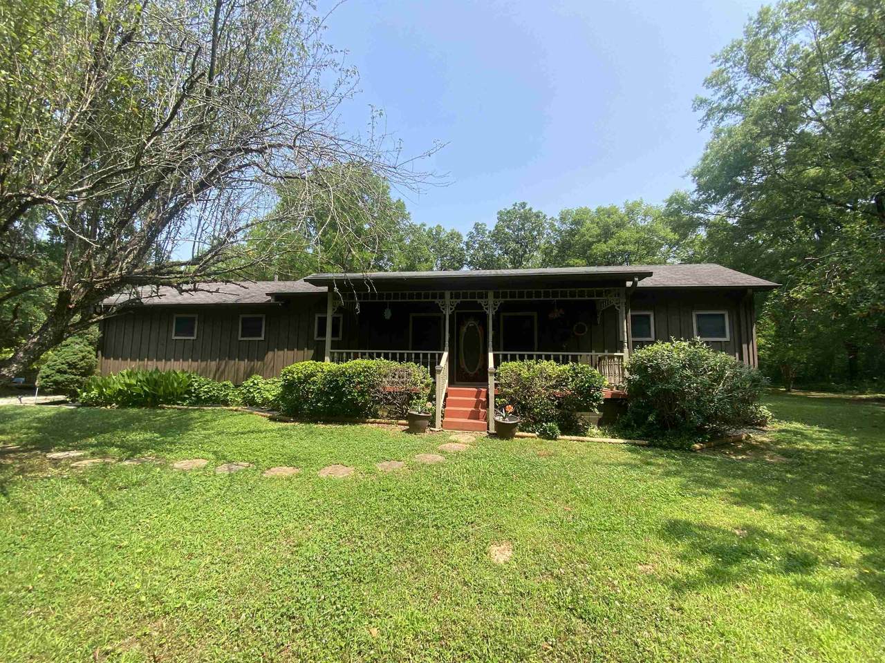 1605 Hurricane Dr - Photo 1