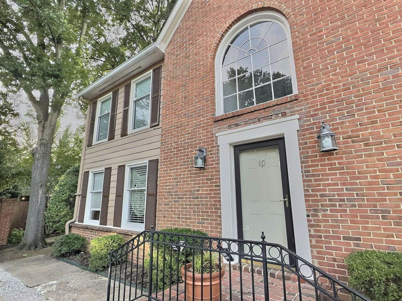 10 Idlewild St - Photo 1