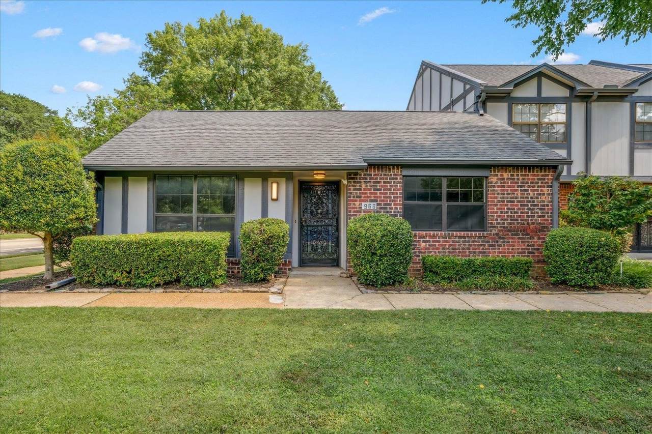 968 Rustling Oaks Cir - Photo 1