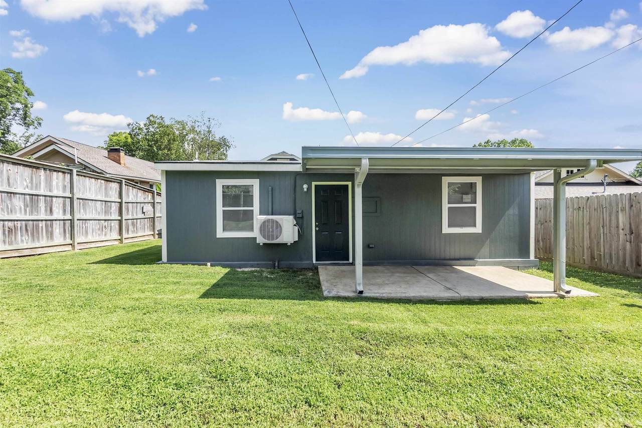 2245 Monroe Ave - Photo 1