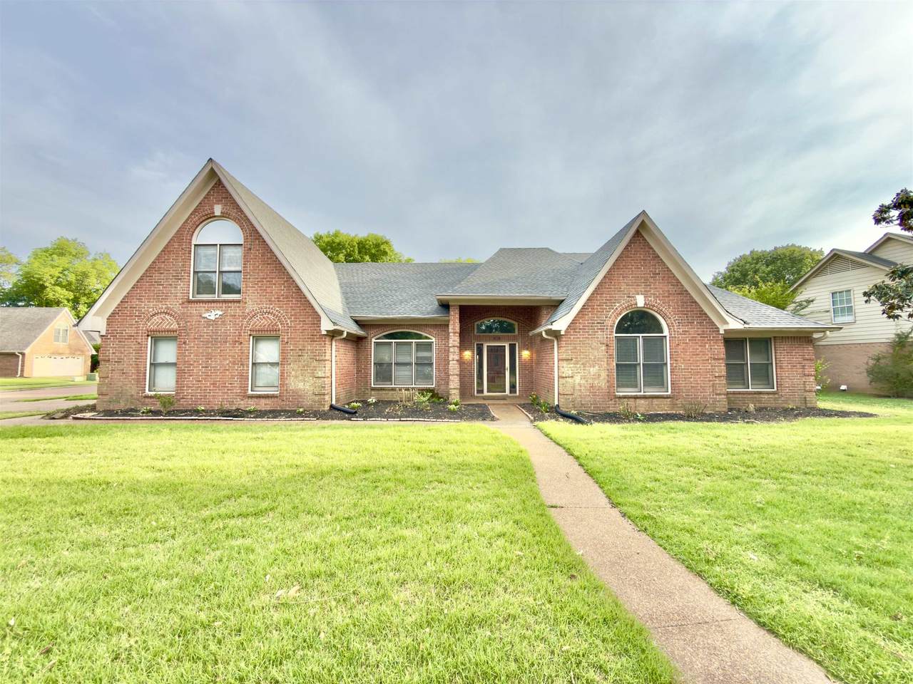 275 Home Pl - Photo 1