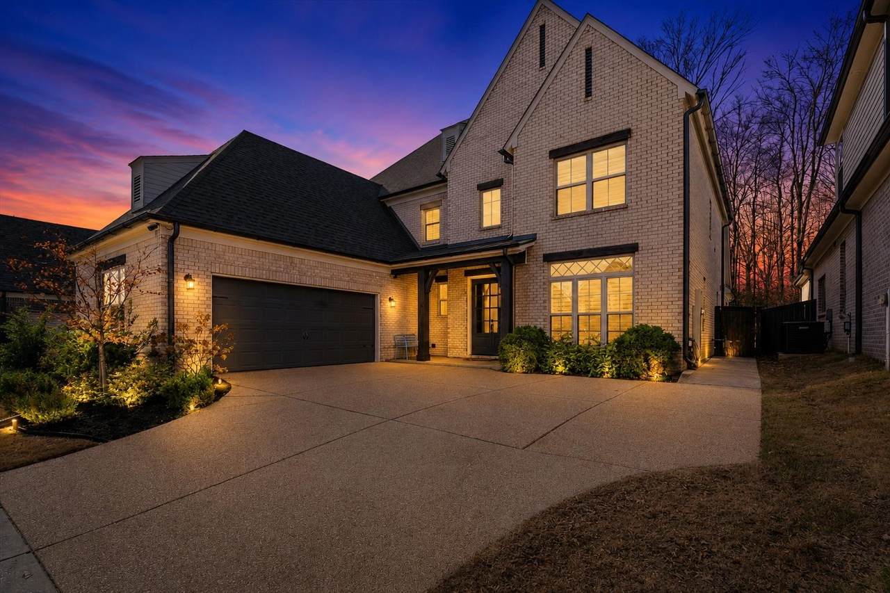5571 Hayes Crest Cir - Photo 1