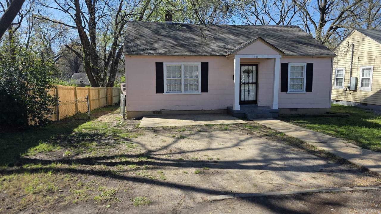 3061 Seminole Rd - Photo 1