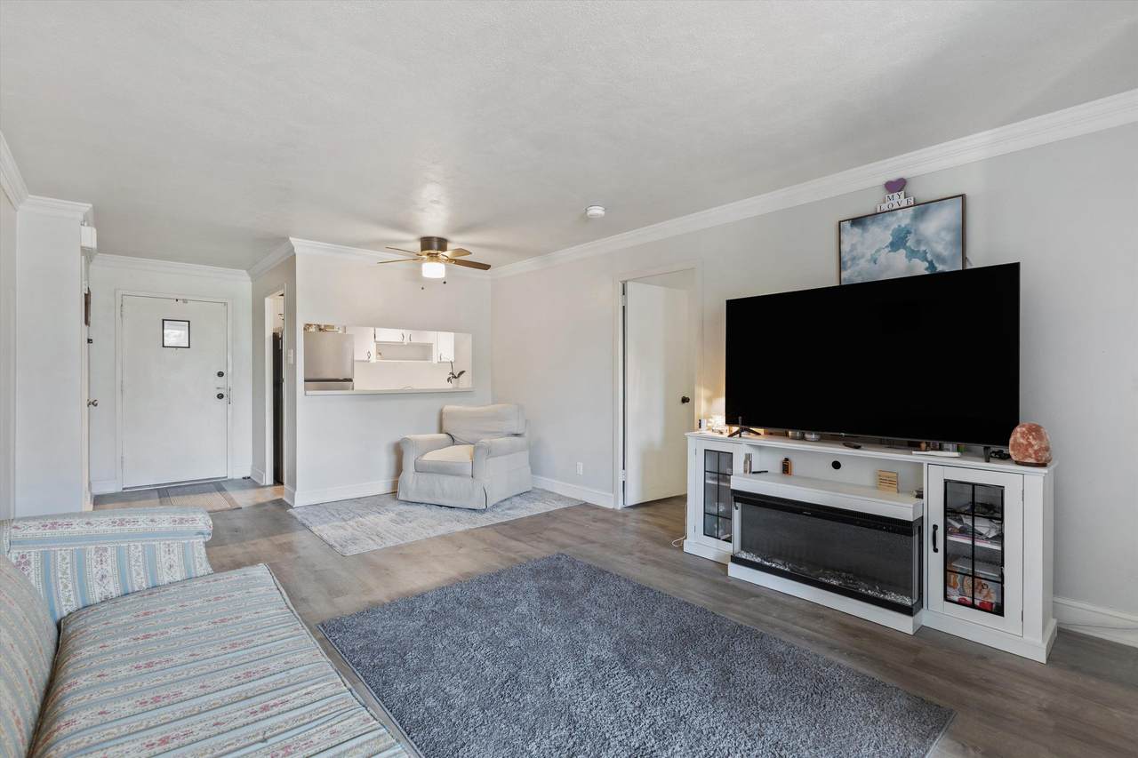 2277 Union Ave - Photo 1
