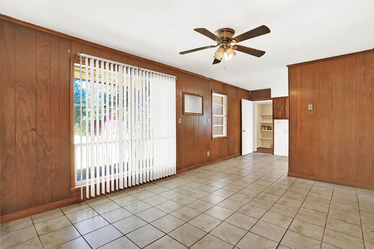 824 Westview Dr - Photo 1