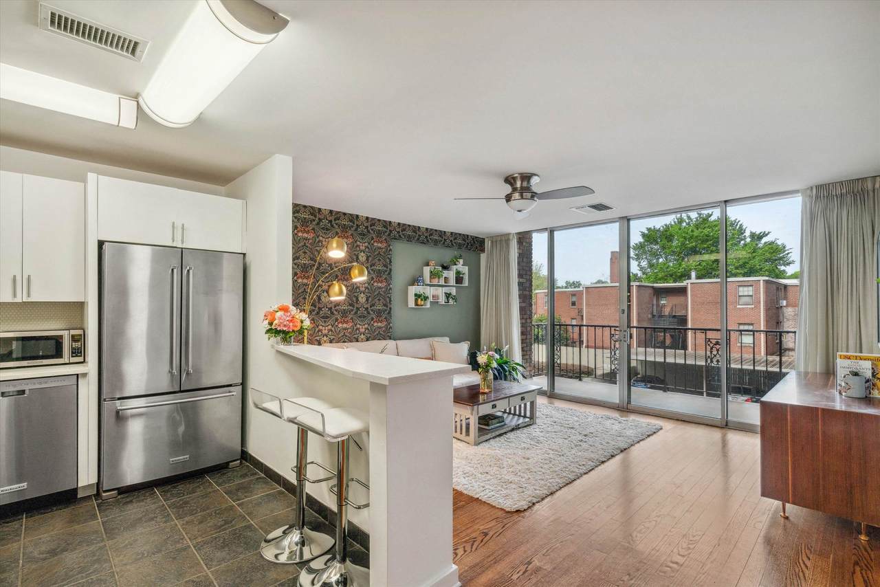 2195 Poplar Ave - Photo 1