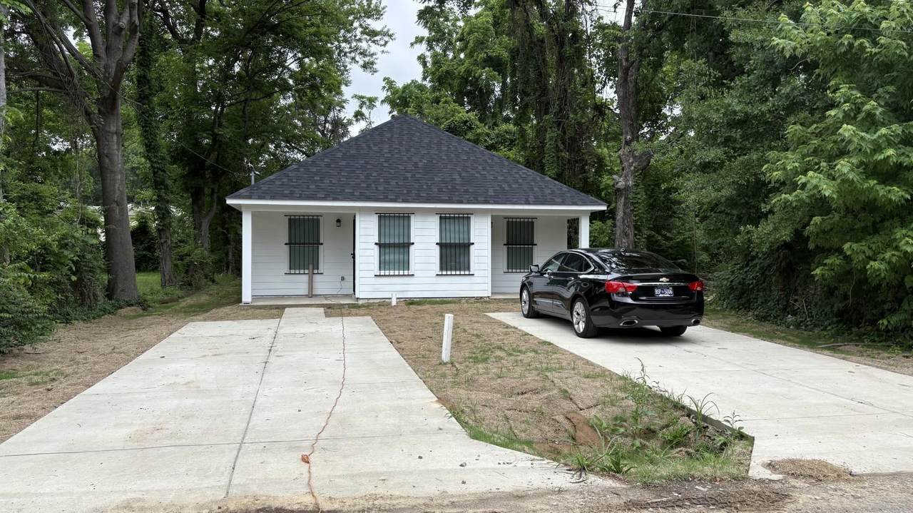 1724 Ontario Ave - Photo 1