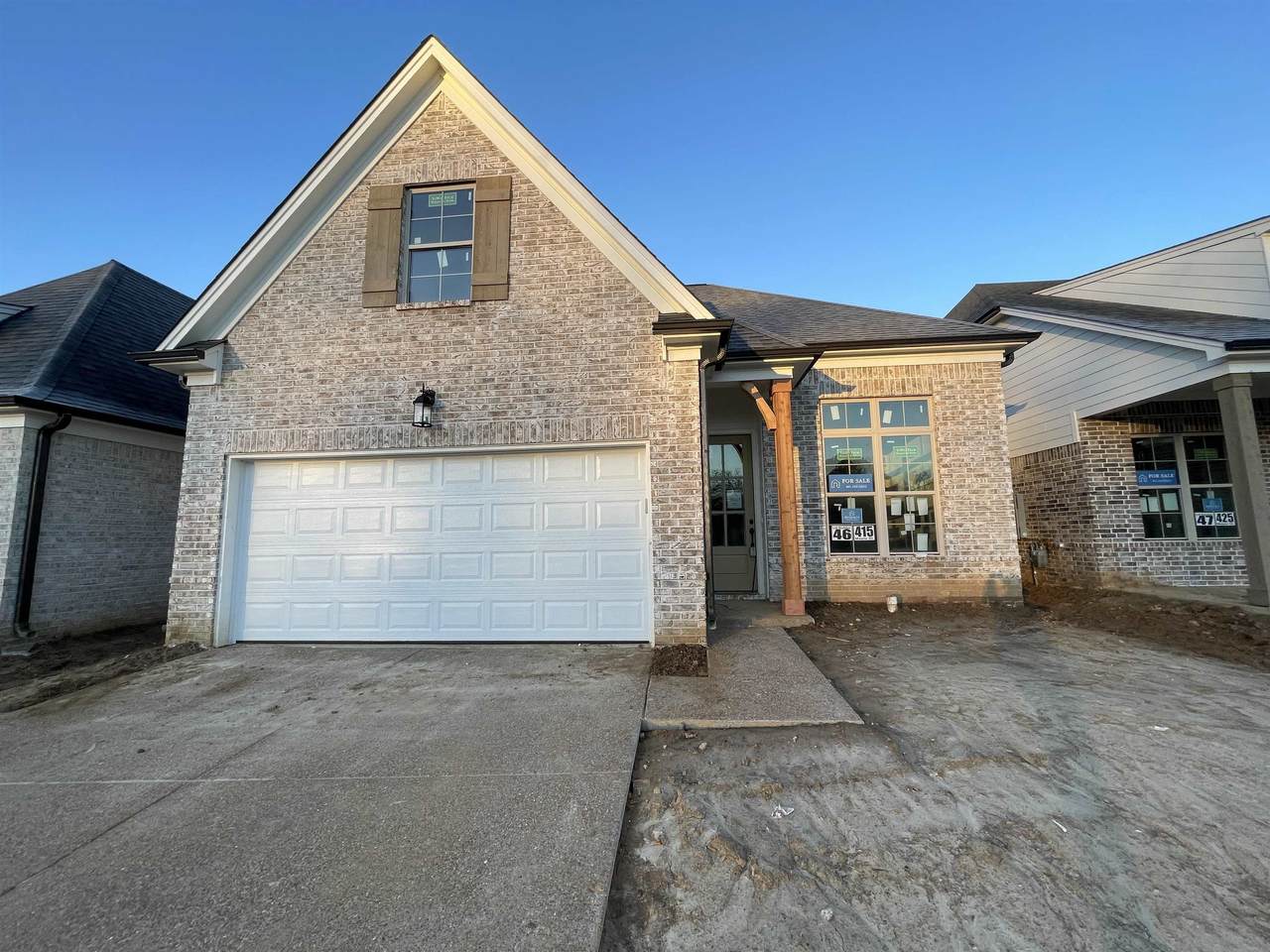 415 Maple St - Photo 1