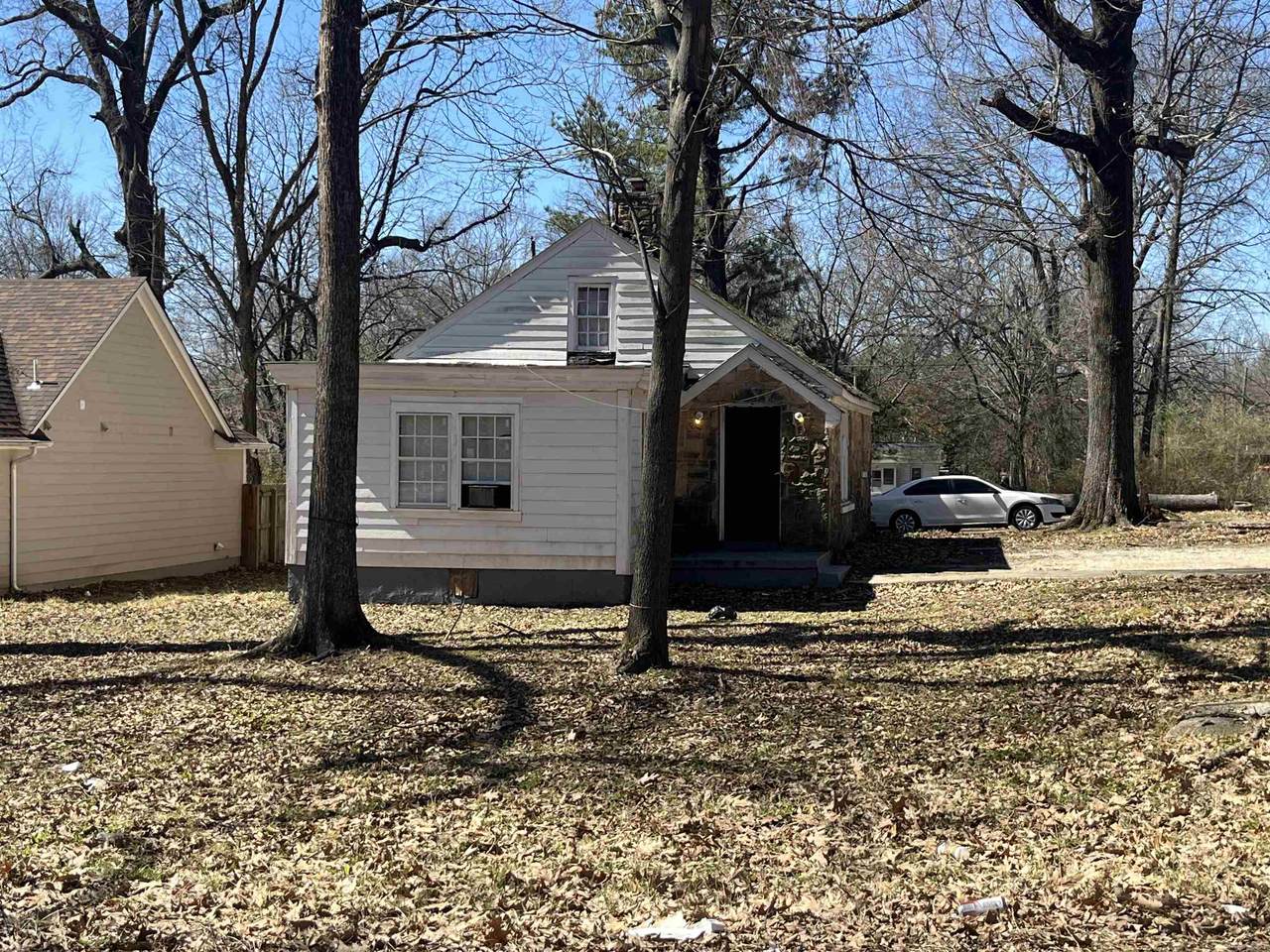 2679 Woodlawn Ter - Photo 1