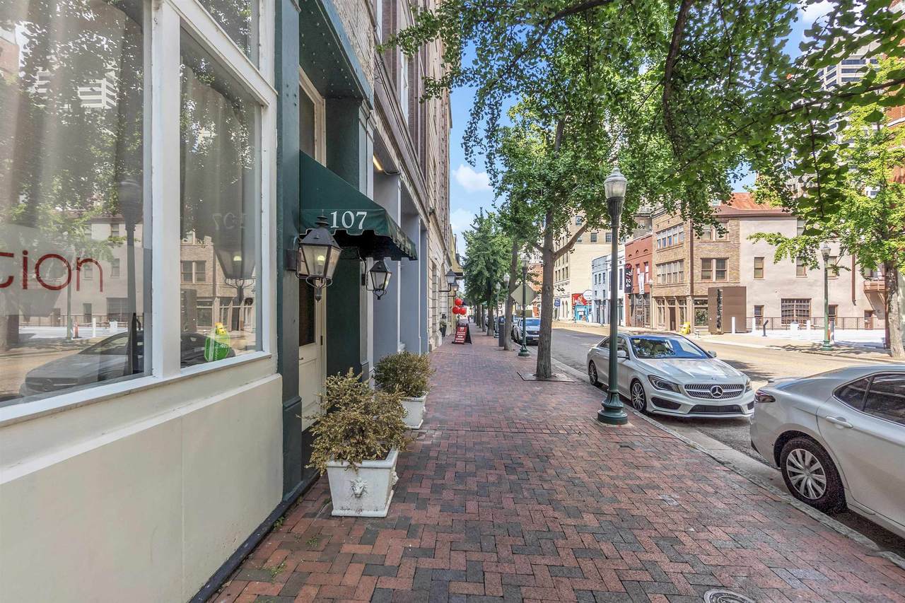 107 Front St - Photo 1