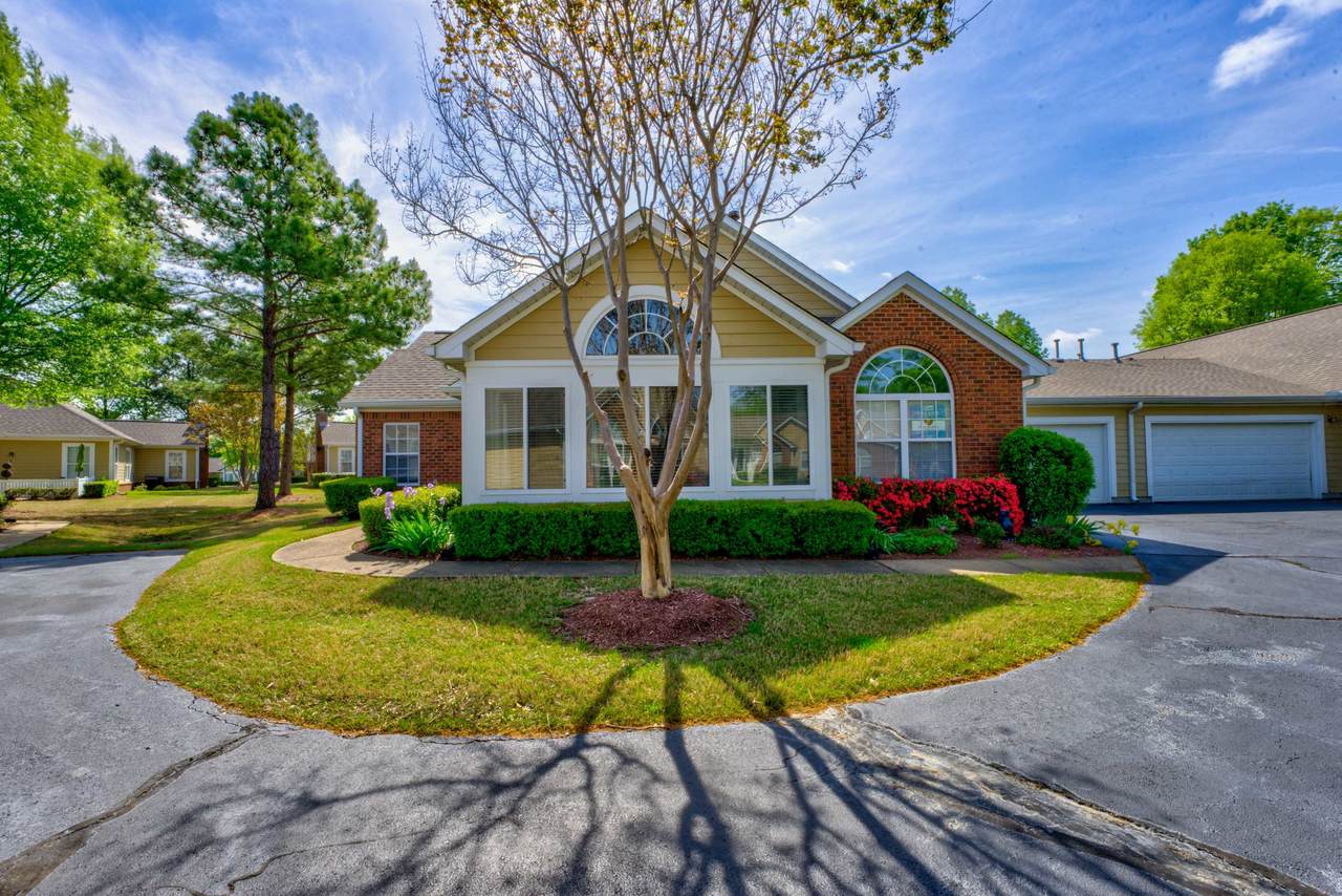 1846 Appling Oaks Cir - Photo 1