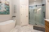 1290 Isle Pointe Dr - Photo 17